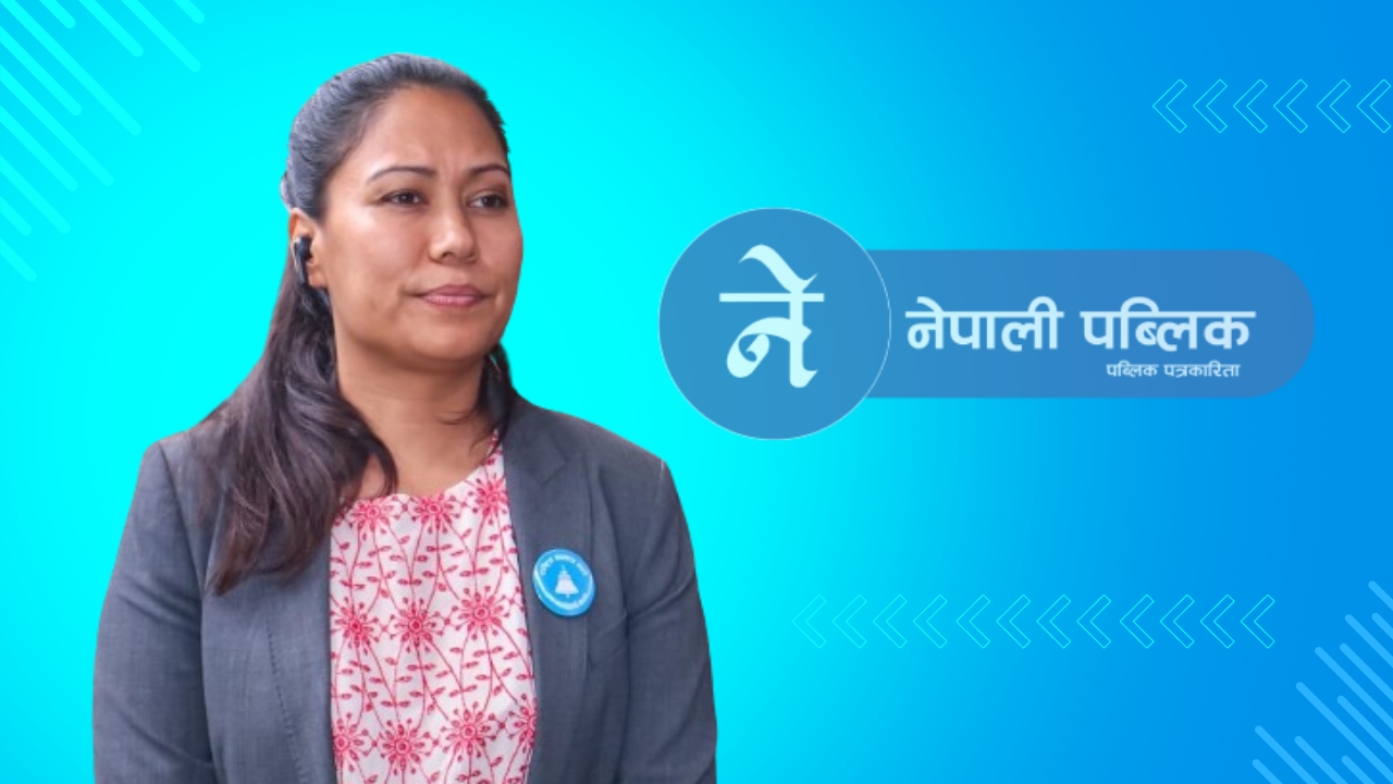 एक्लै प्रदर्शन गरिरहेका थिए एक युवा, भेट्न माईतिघर नै पुगिन शिक्षामन्त्री सुमना श्रेष्ठ